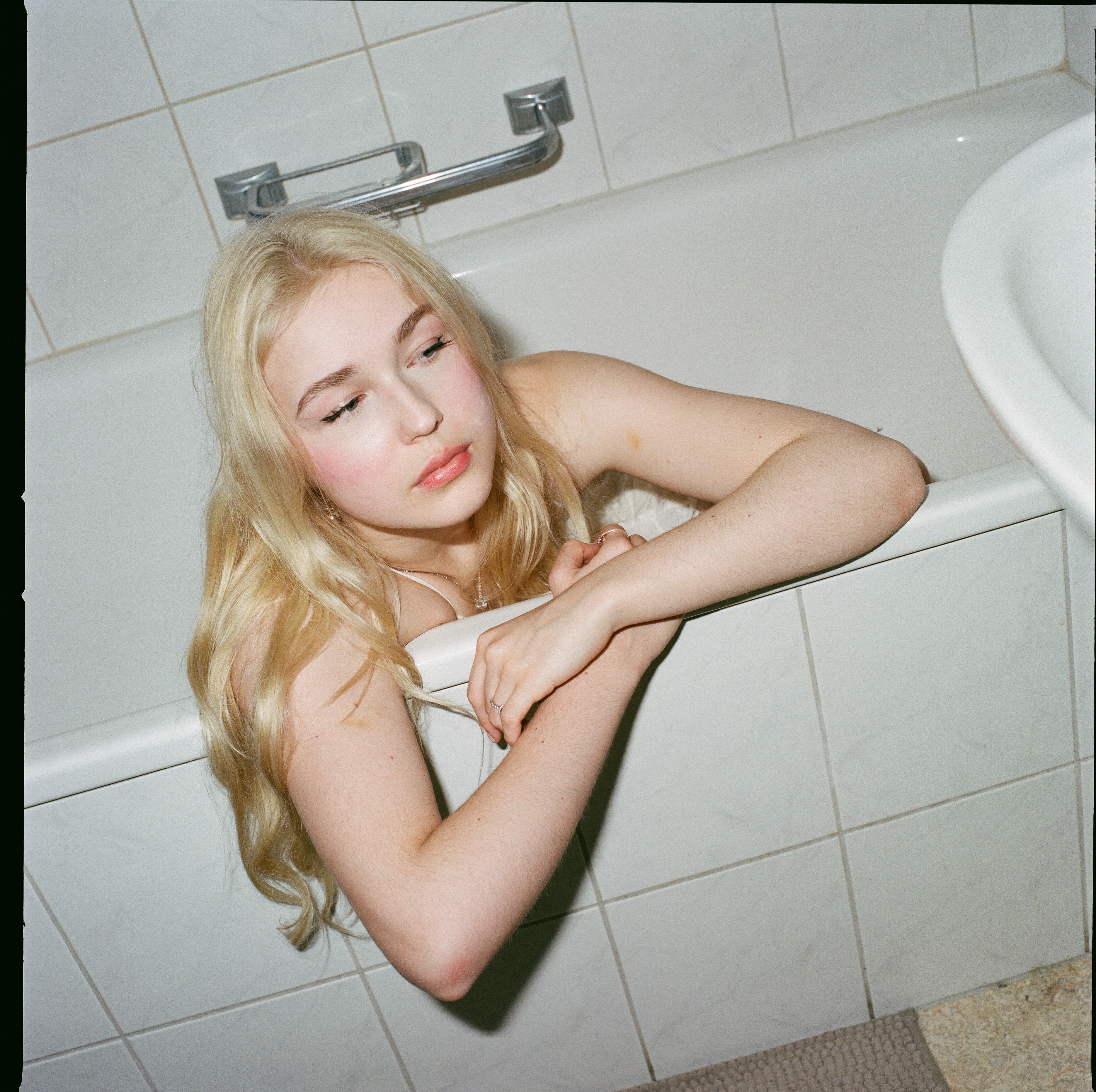 Bathtub — frame 2
